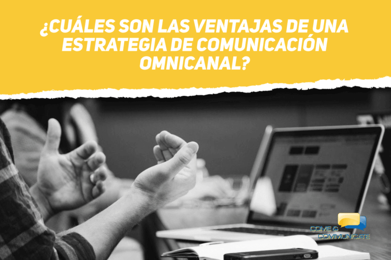 Empleados discutiendo la estrategia de comunicación omnicanal