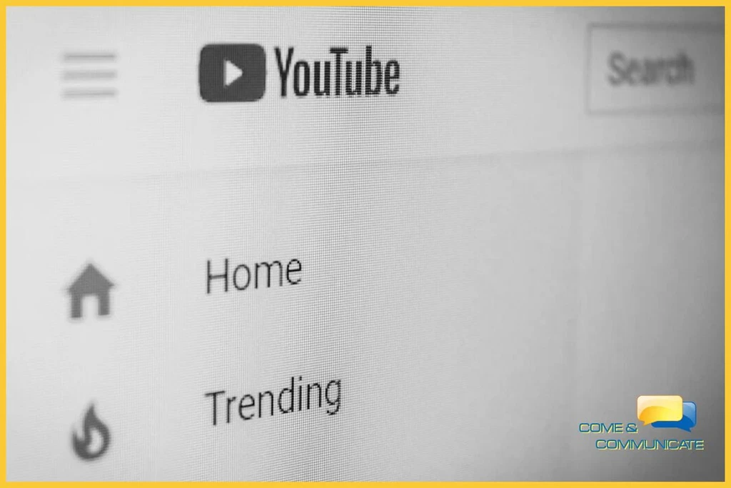 Interfaz de usuario de YouTube mostrando el men&uacute; de navegaci&oacute;n y b&uacute;squeda, elemento clave para aplicar estrategias de v&iacute;deo SEO y mejorar el posicionamiento org&aacute;nico de una marca.